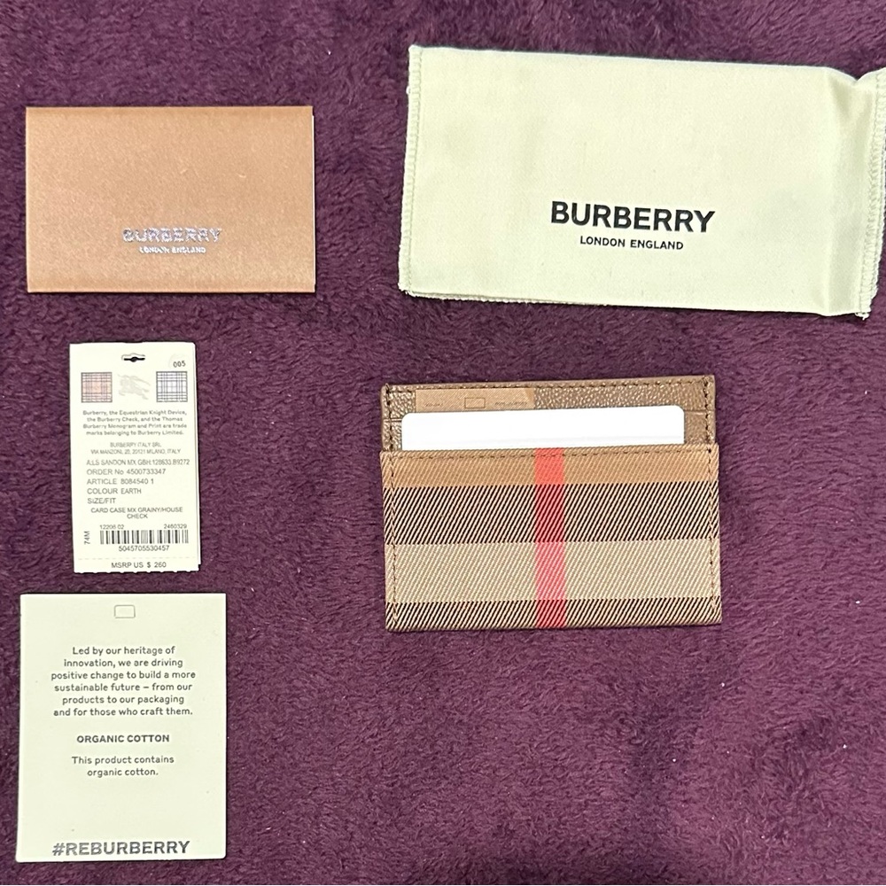 Burberry Card Holder in Beige and Red